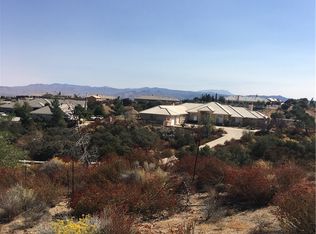 9865 Desmond Dr, Oak Hills, CA 92344