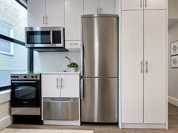 5th image of 102 Norfolk St #1