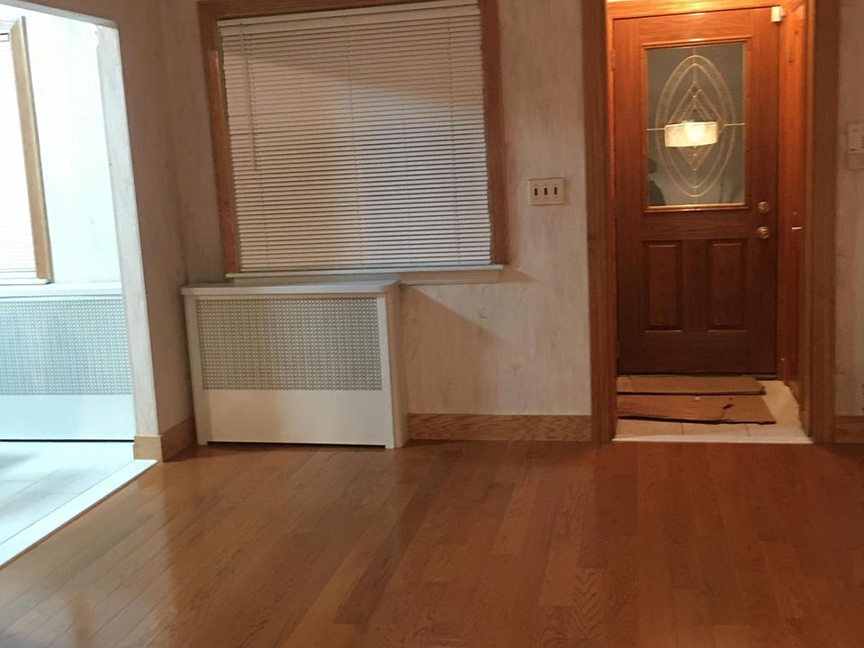 1st image of 15724 26th Ave #1