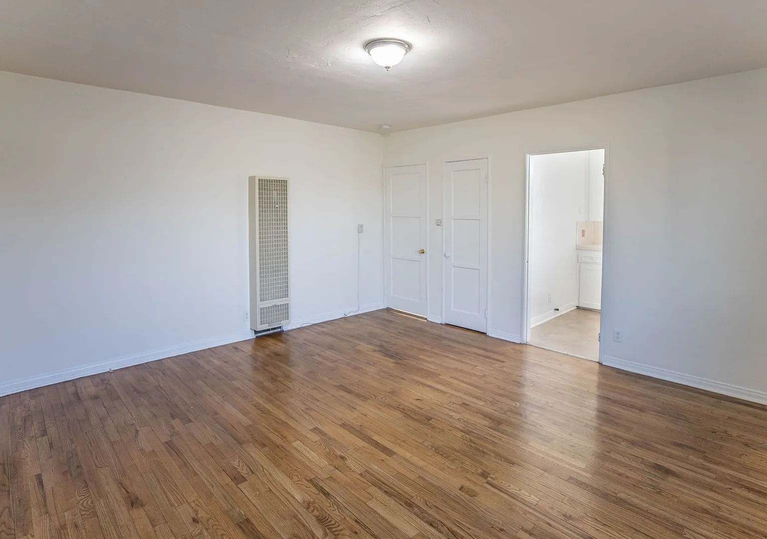 Studio In Santa Monica - Private Yard & Full Kitchen! — Photo 1