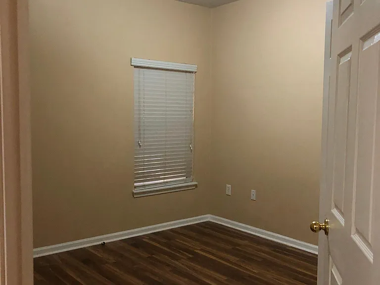 8210 Green Parrot Rd — Photo 5