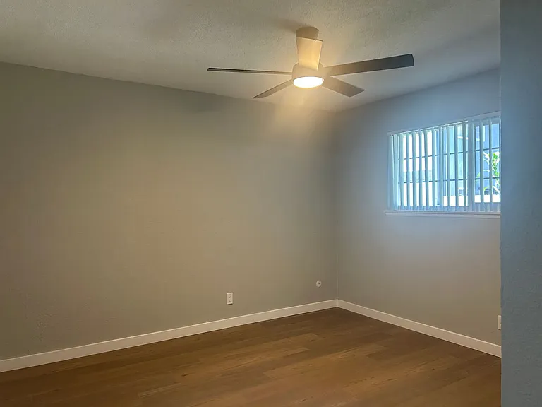 Villa Del Sol Apartments — Photo 182