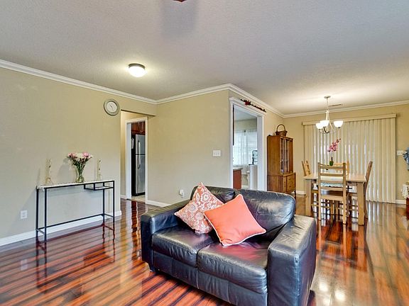 2nd image of 2536 Hazelwood Way