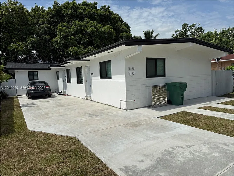 1170 NW 25th St #1170 — Photo 1
