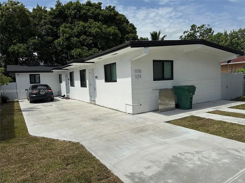 1170 NW 25th St #1170