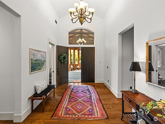 3rd image of 7813 81st Avenue NW