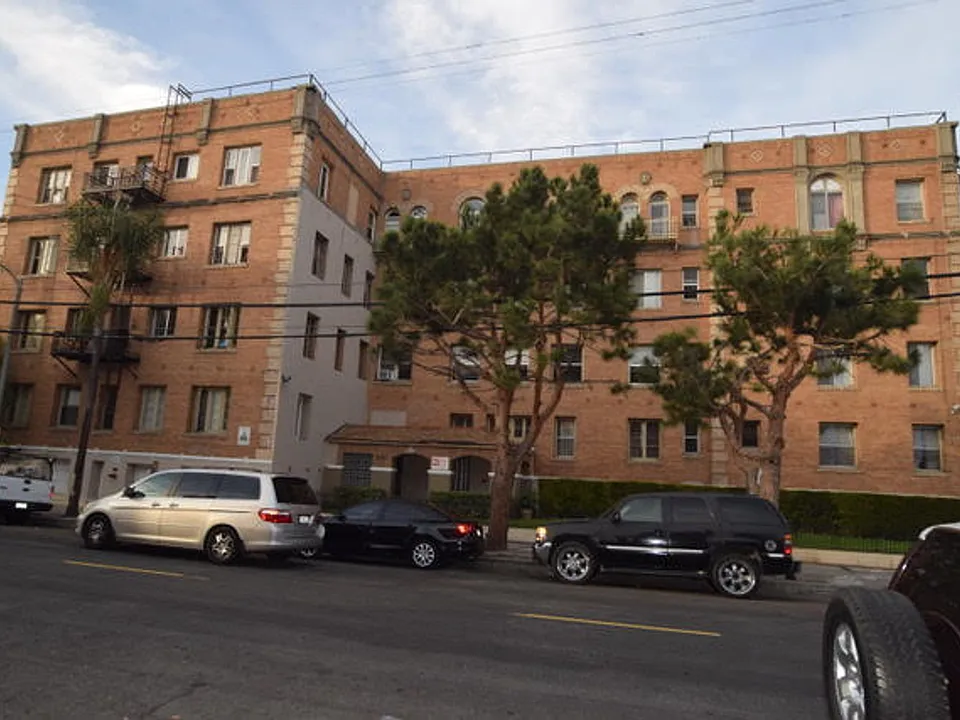 Gramercy Apartments...Newly Renovated Apartment...CALL NOW!