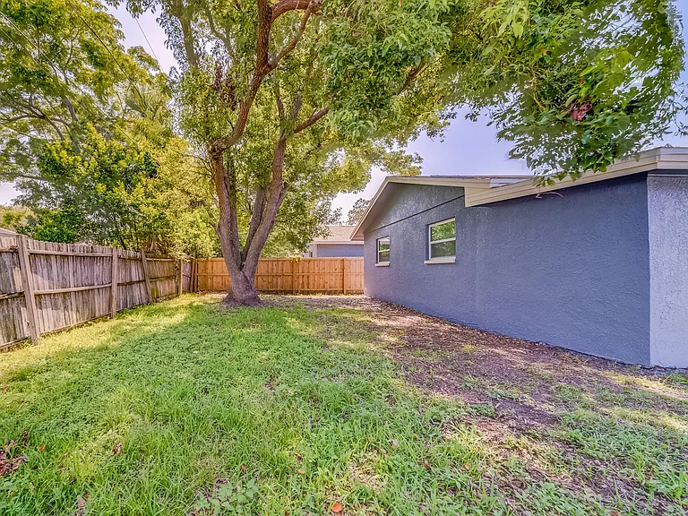 1116 Tangerine St — Photo 23