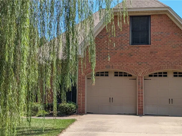 2172 N Donahue Dr, Auburn, AL 36830