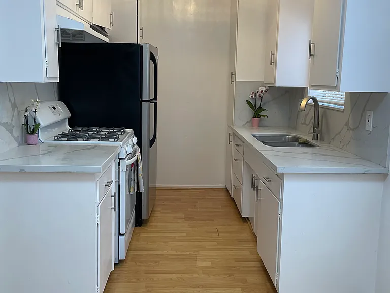 1672 Federal Ave #3 — Photo 1