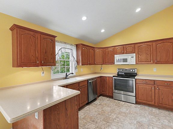 5th image of 6251 Baymiller Ln
