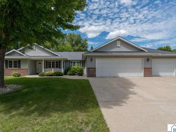 100 Crystal Ln, Mankato, MN 56001
