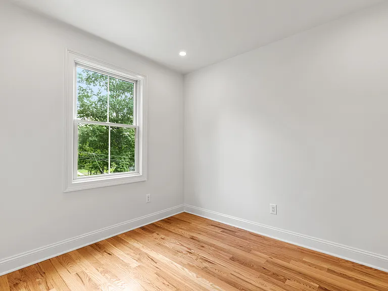 43 Franklin Ave #2 — Photo 9