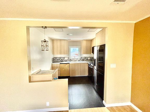 3rd image of 2330 E 74th St #1