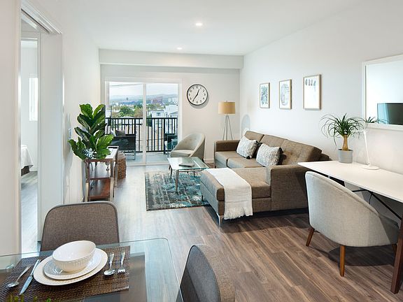 5th image of 639 N Fairfax Ave APT 210
