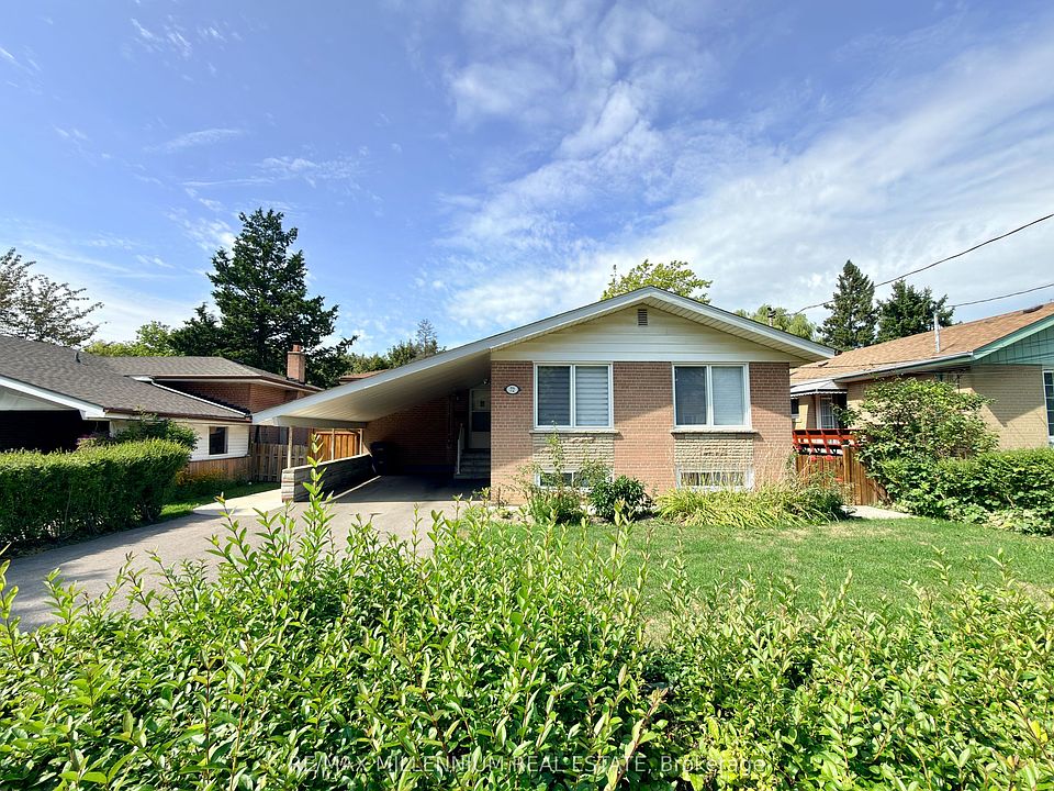 1st image of 72 Hadrian Dr