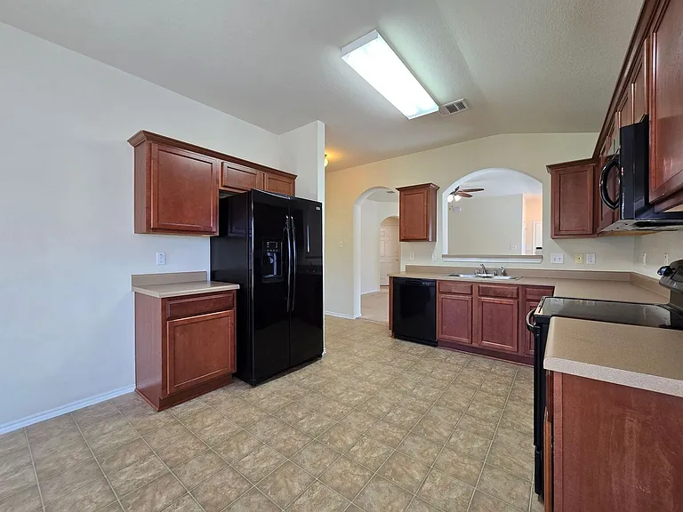 4604 Black Forest Ln — Photo 10