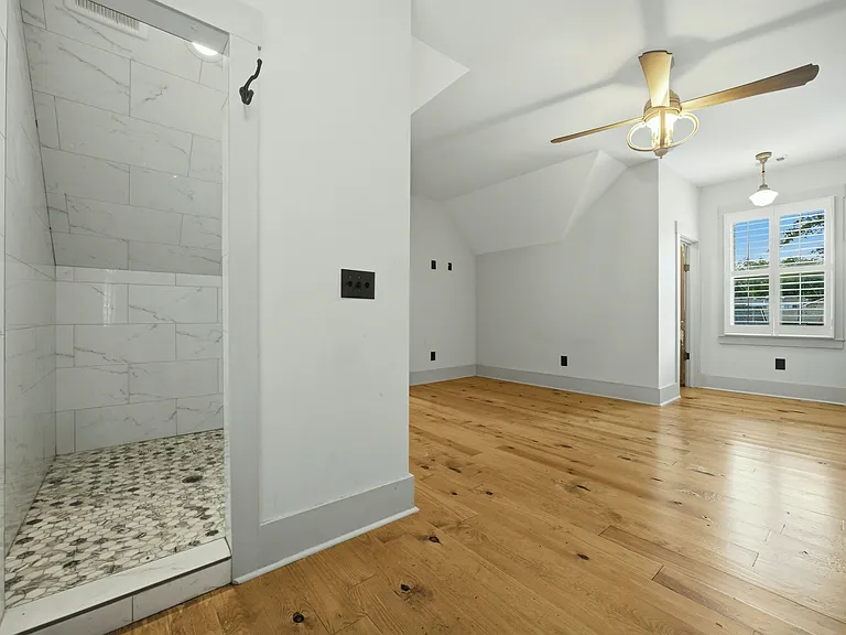 185 W Moreno St — Photo 32