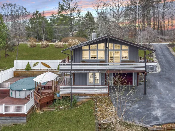 402 Hemlock Shores Dr, Goodview, VA 24095