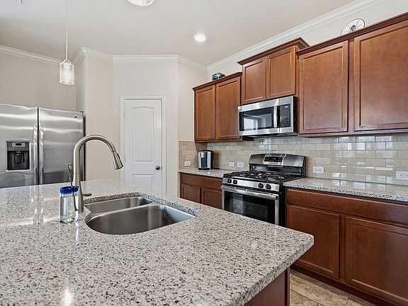 5th image of 2612 Rough Berry Rd