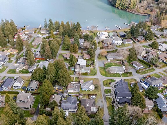 3rd image of 1876 Vera Rd