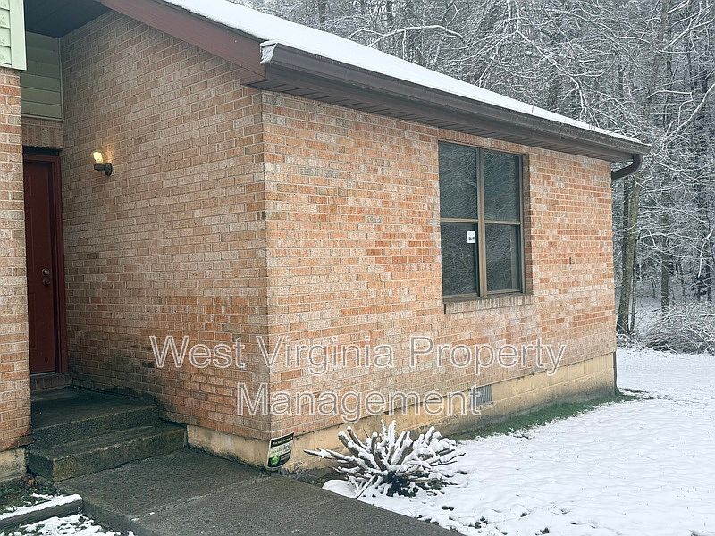 1st image of 82 Beagle Club Rd APT 16