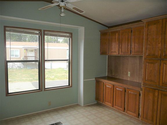 5th image of 840 W 1st St Trailer 18
