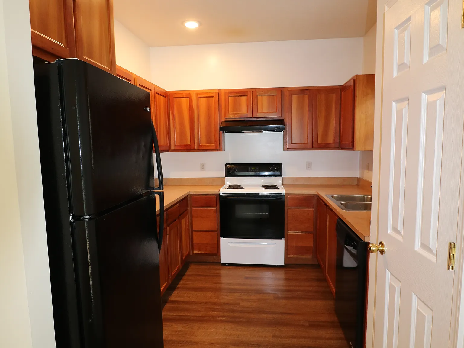 3 bed, 1800 sqft, $2,900 — Photo 4