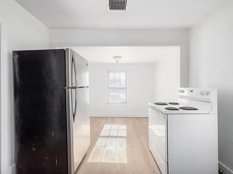 1729 Mary St — Photo 6