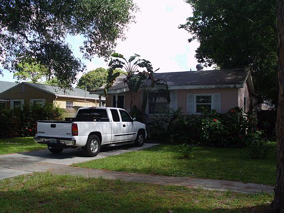 3rd image of 767 49th Ave N