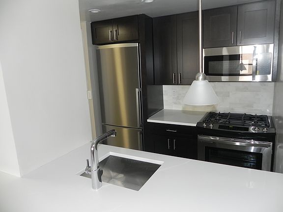 2nd image of 310 Greenwich St APT 18c