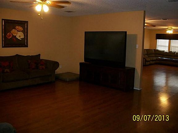 3rd image of 2213 White Pine Dr