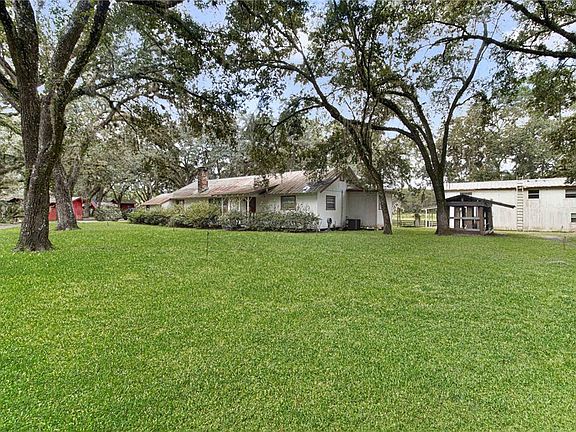 4th image of 3350 NE 125th Terrace Rd