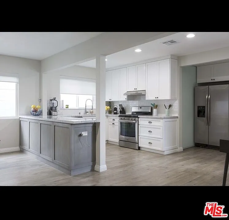 4 bed, 3.0 bath, 2078 sqft, $7,100 — Photo 2