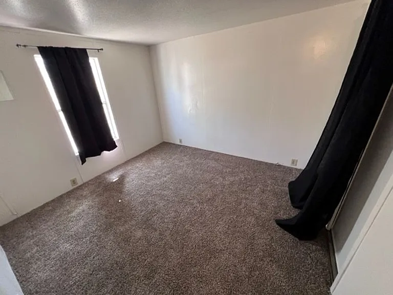 2102 Hermosa Dr — Photo 18