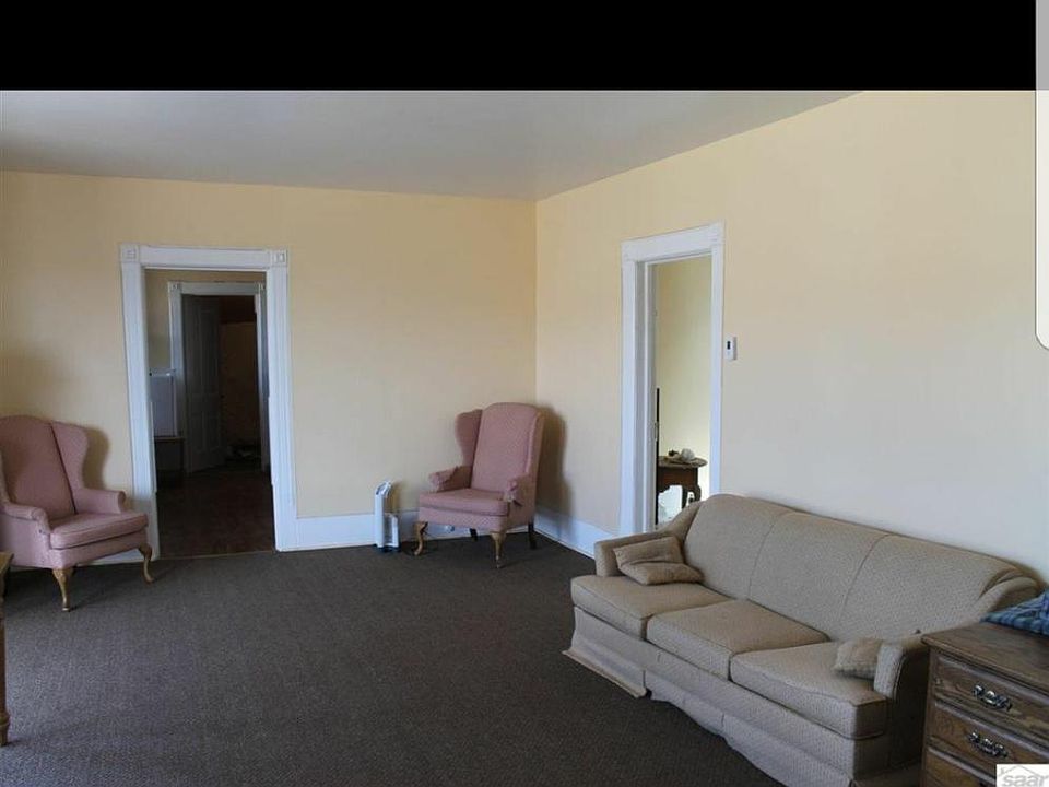 1st image of 302 2nd Ave E