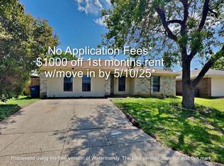 7421 S Meadow Dr E, Fort Worth, TX 76133