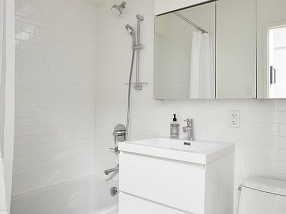 4th image of 15 W 12th St APT 8G