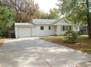 2316 SW Moundview Dr, Topeka, KS 66614