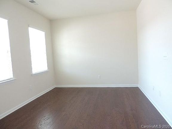 2nd image of 150 Sequoia St
