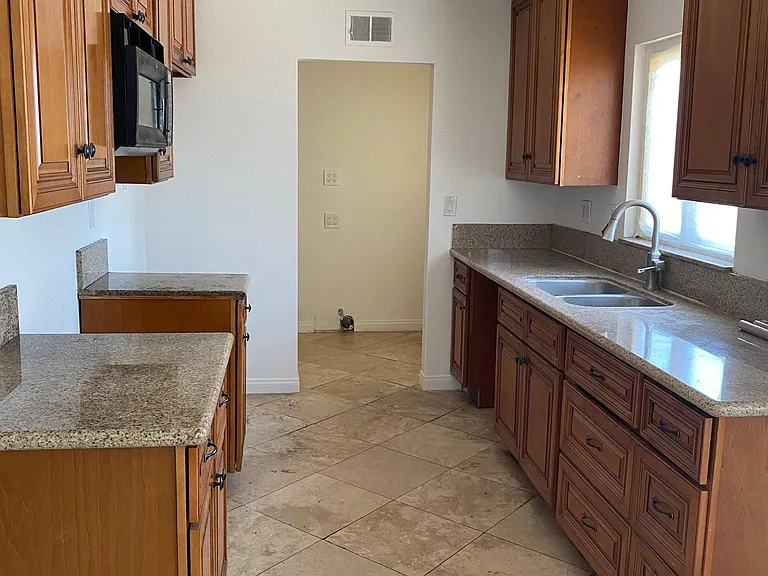 13439 Marlette Dr — Photo 3