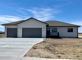 809 B Ave, Axtell, NE 68924