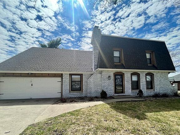 2nd image of 154 N Sunset Dr