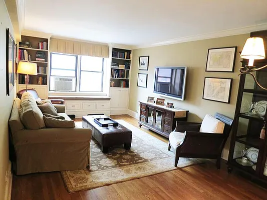 Sold by Real Direct | media 10