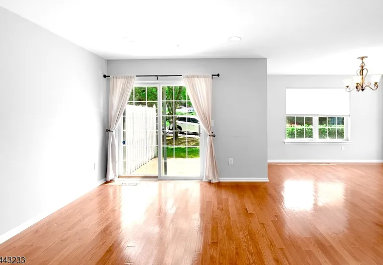 418 Dalton Ct — Photo 11