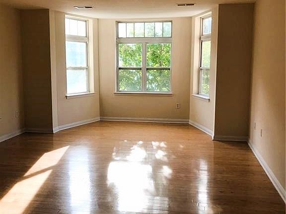 3rd image of 3210 Leeward Dr #3210