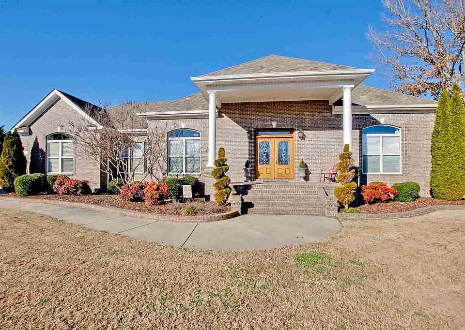 1st image of 127 Dixieland Dr