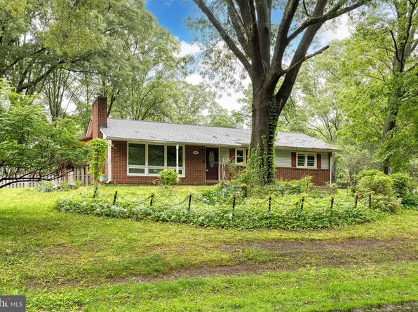 407 Stately Dr, Pasadena, MD 21122