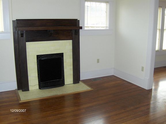 3rd image of 1009 Haywood St