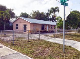 214 SE 3rd St, Delray Beach, FL 33483